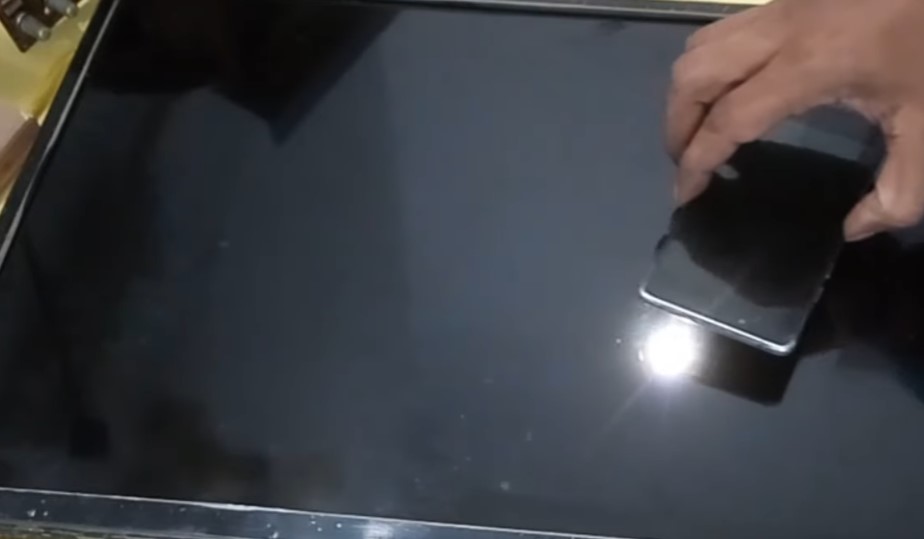 You can use your smartphone as flashlight