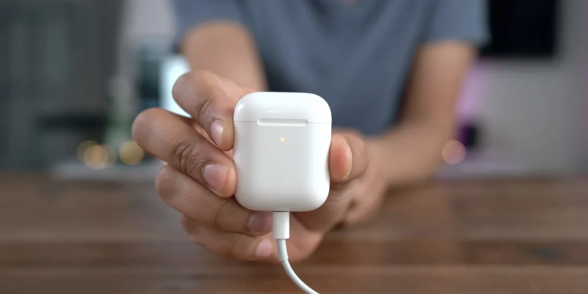 One of the AirPod not charging